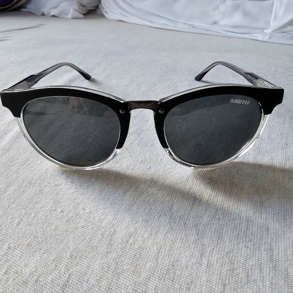 Smith Questa sunglasses - Picture 1 of 8